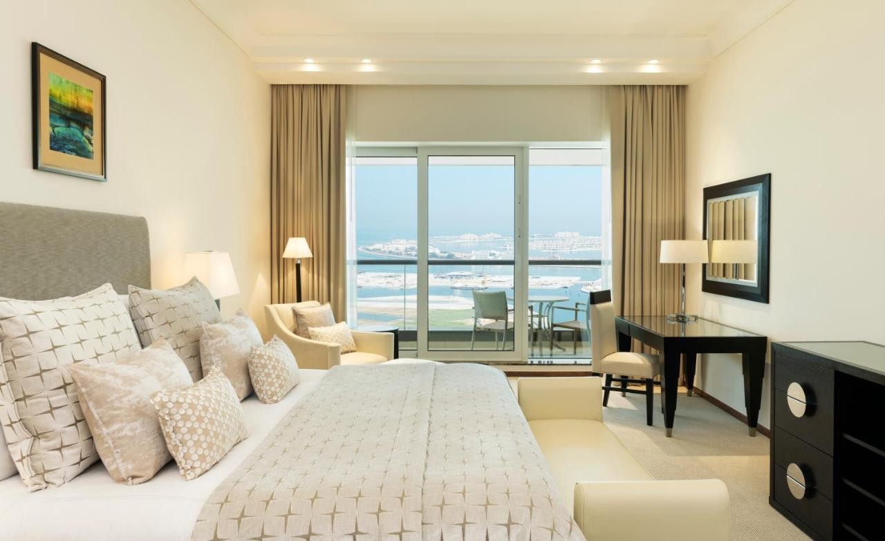 hotel_img