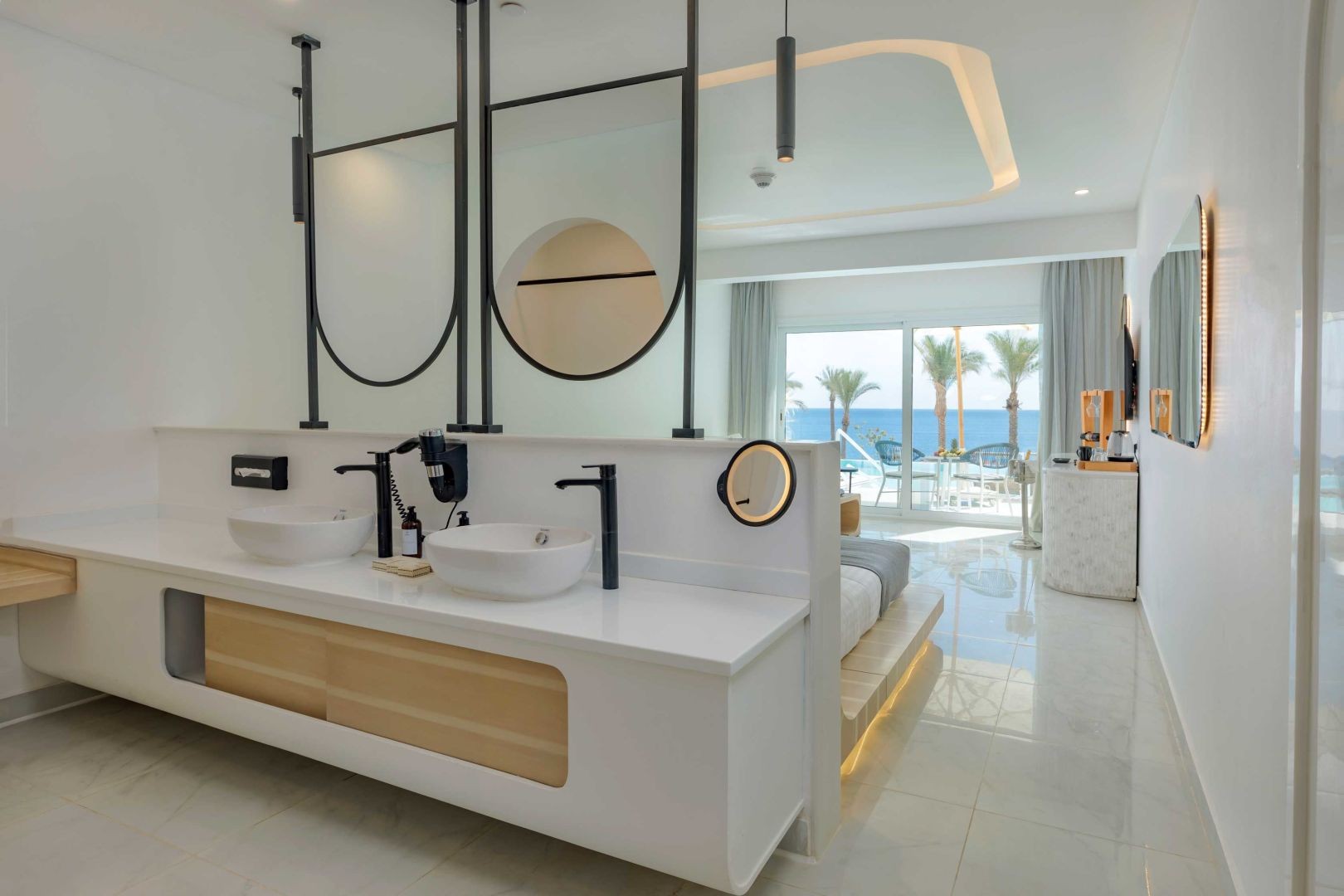 hotel_img