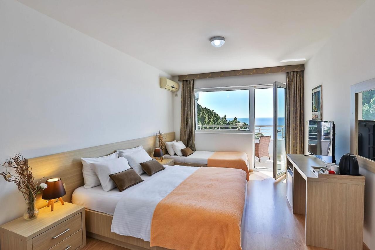 hotel_img