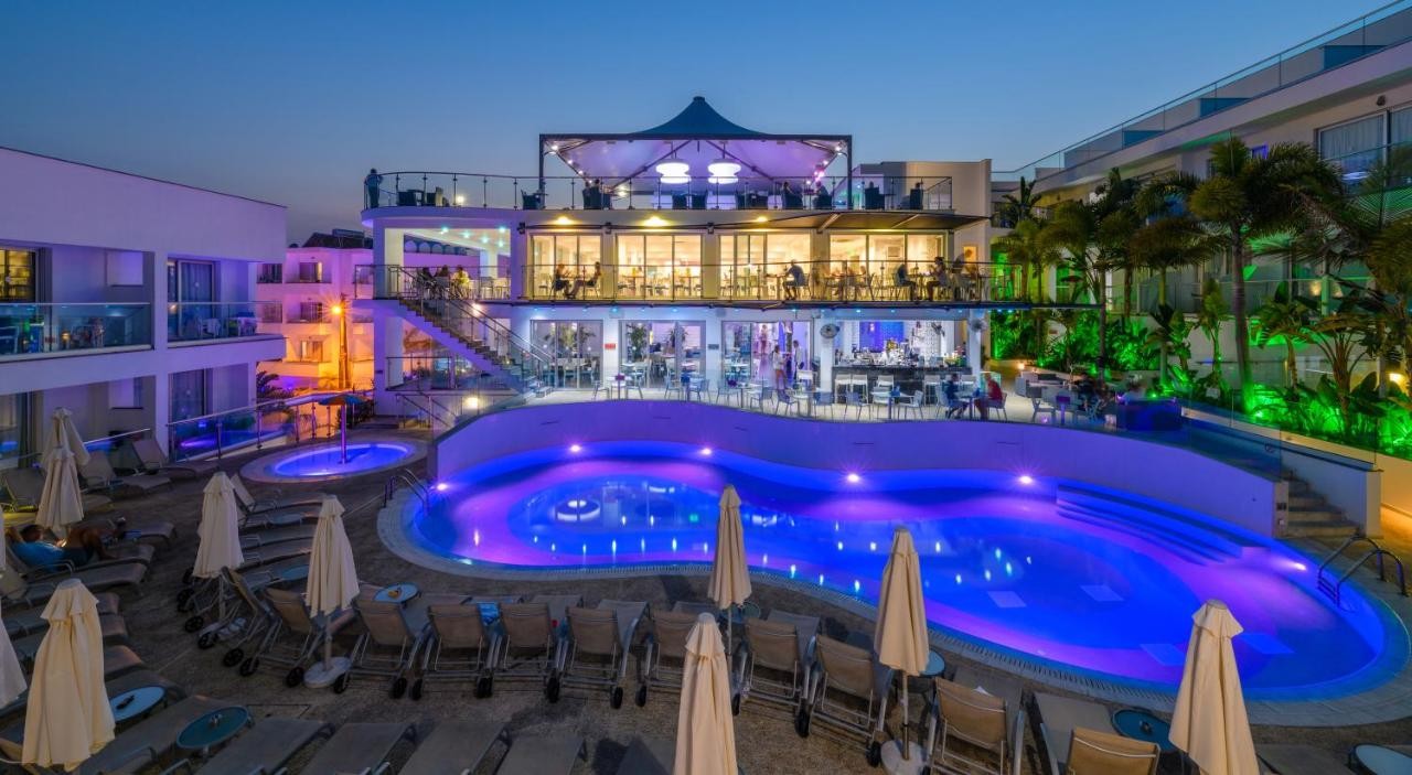 hotel_img