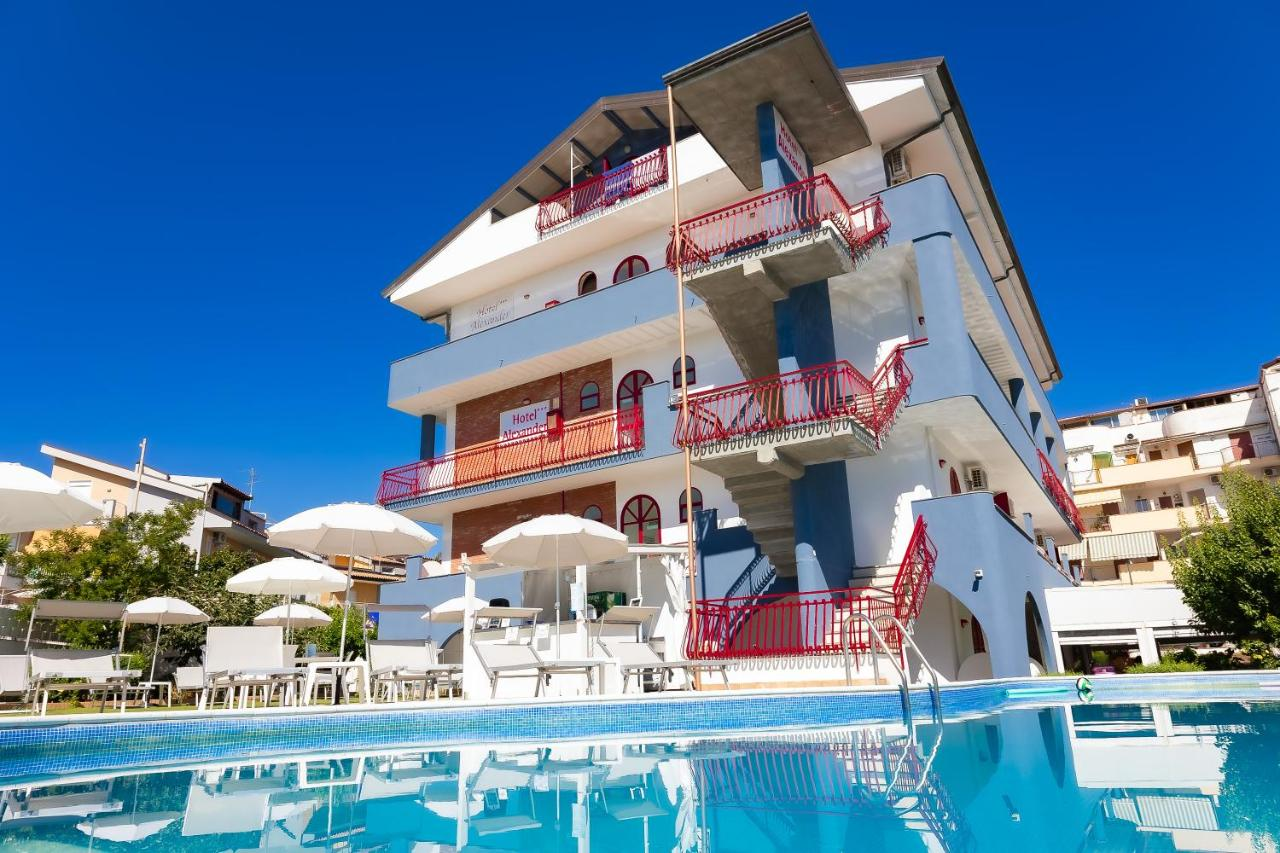 hotel_img