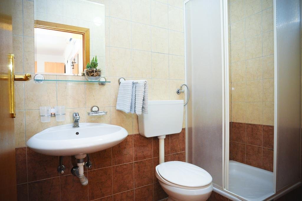 hotel_img