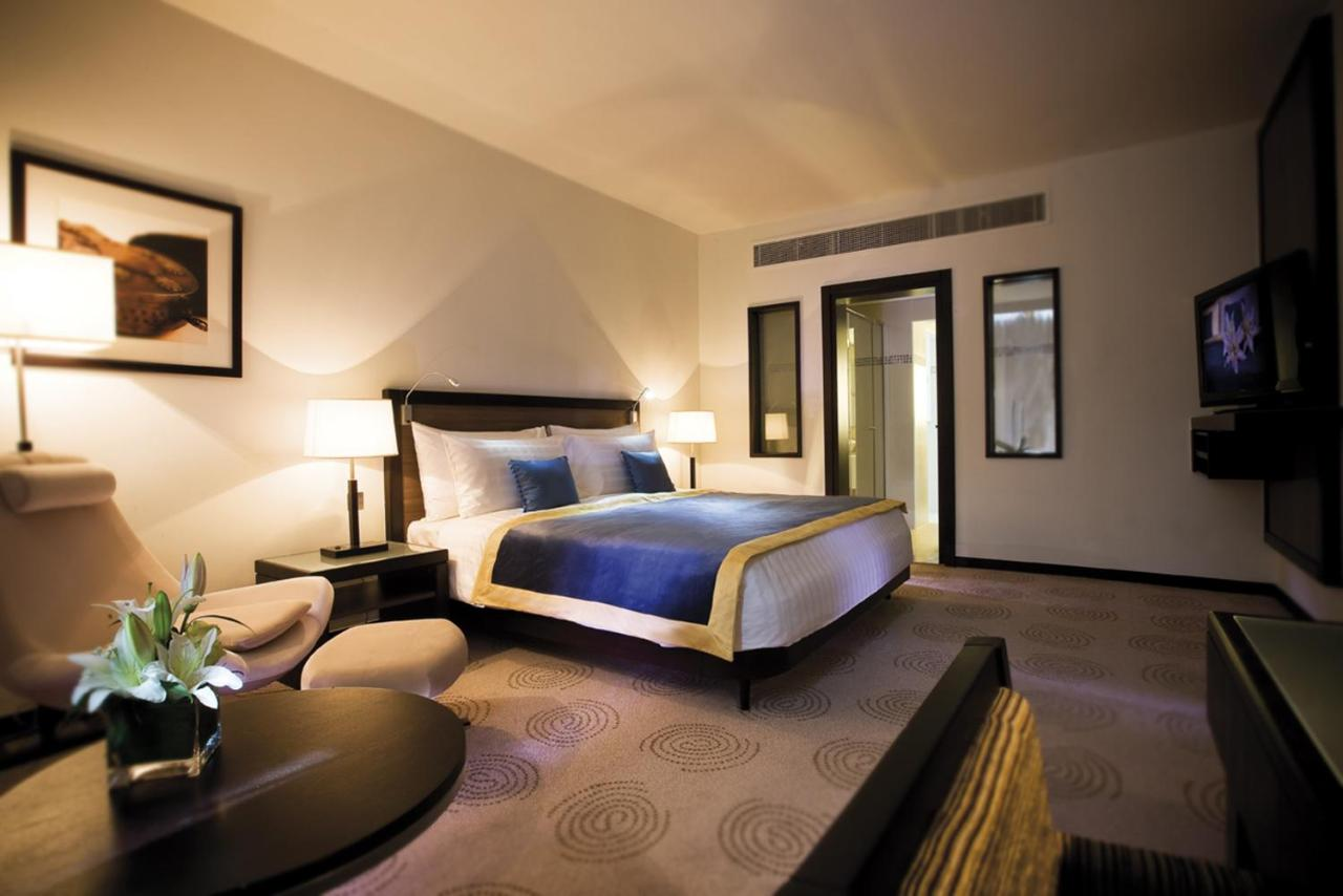 hotel_img