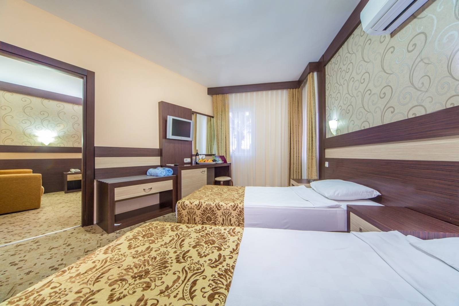 hotel_img