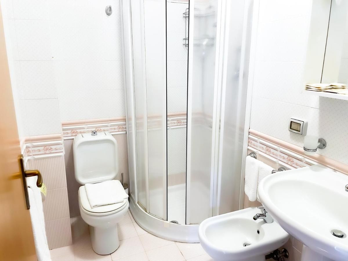 hotel_img