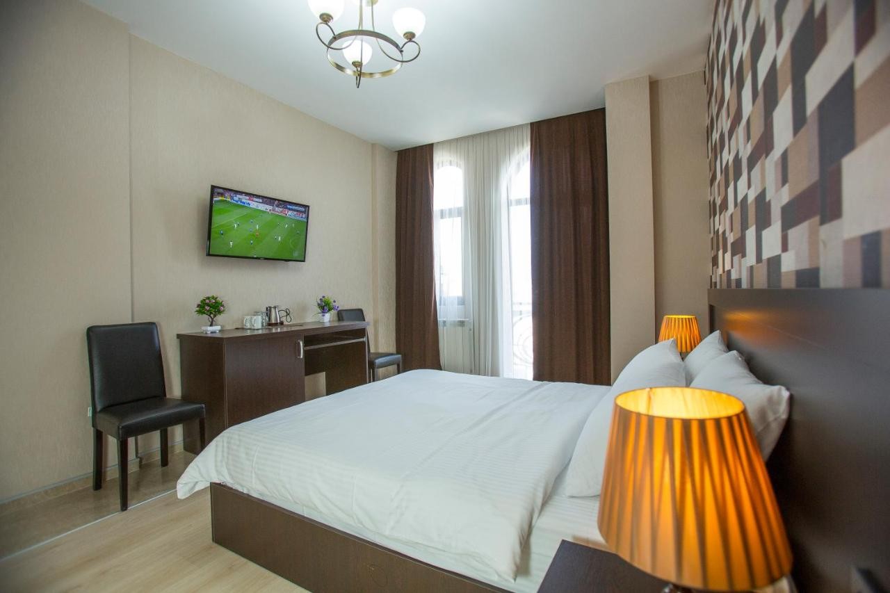 hotel_img