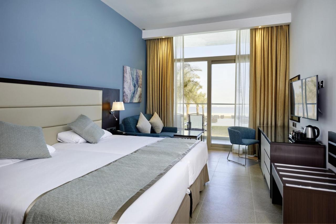 hotel_img