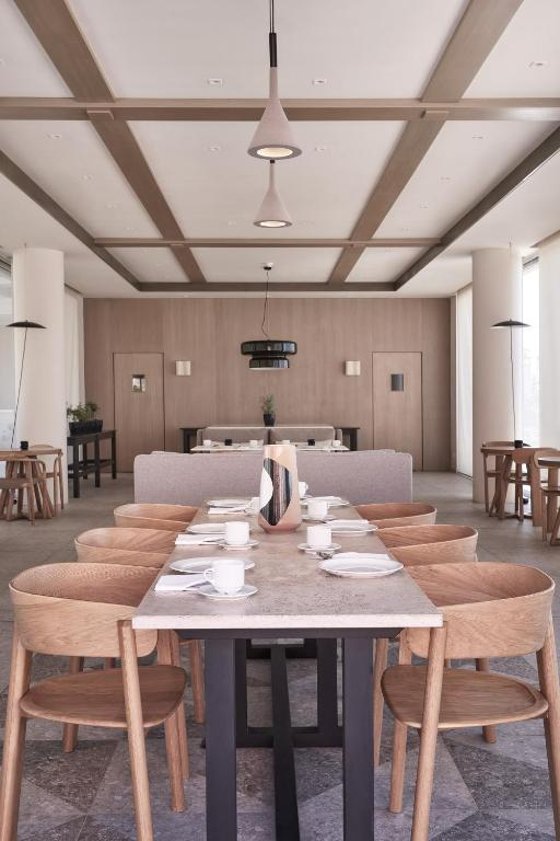 hotel_img