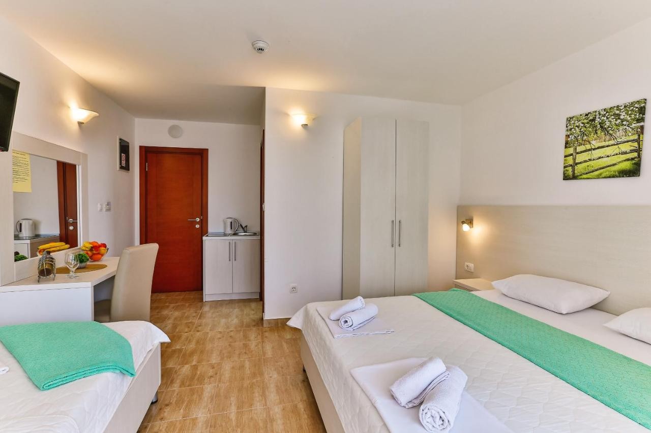 hotel_img