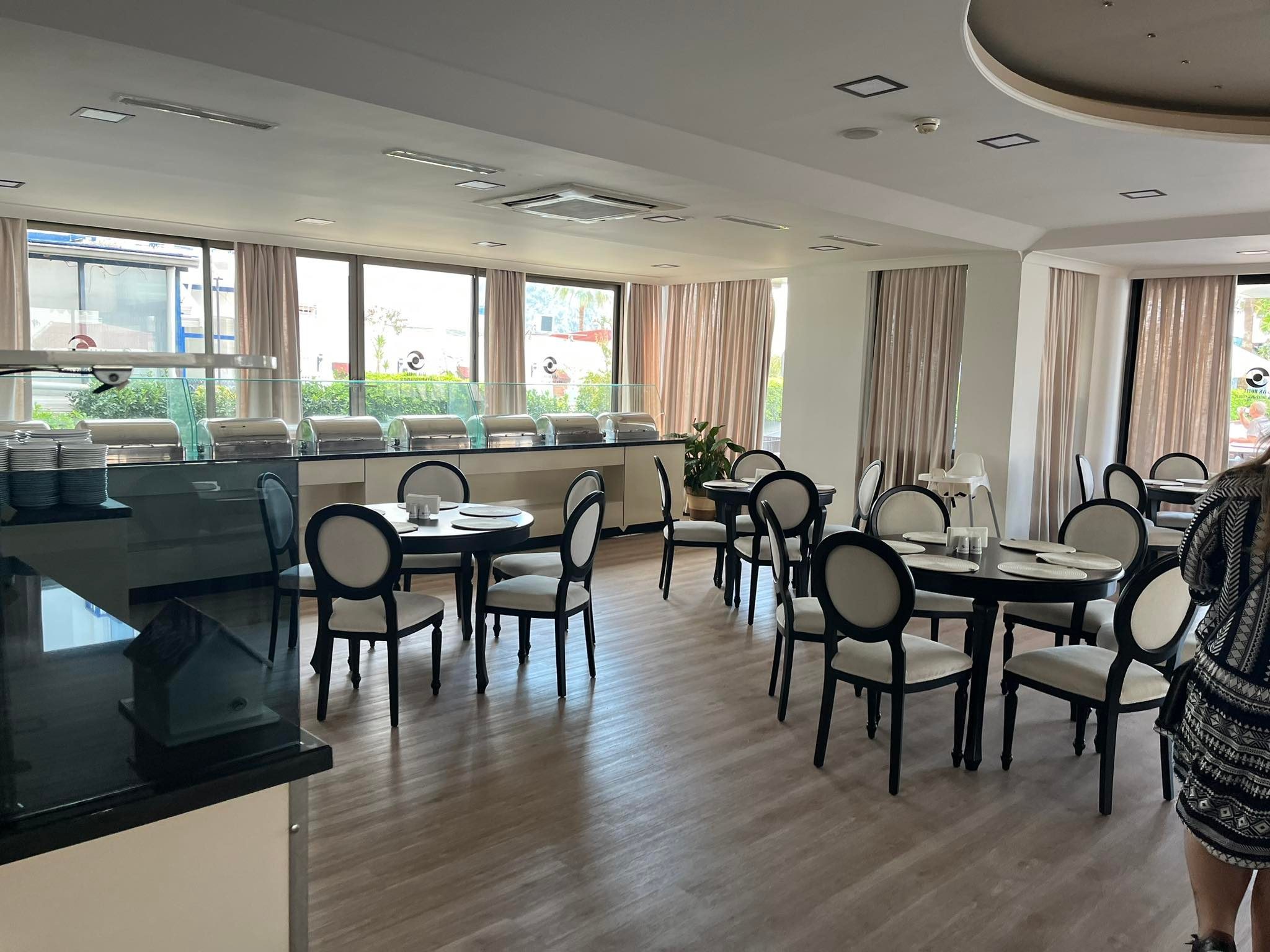 hotel_img