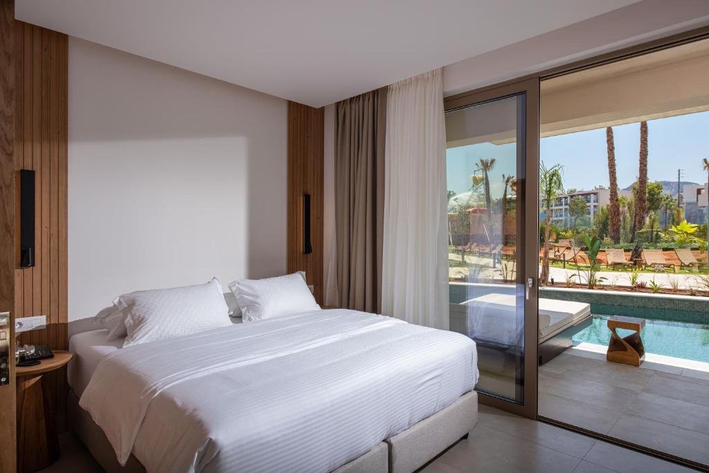 hotel_img