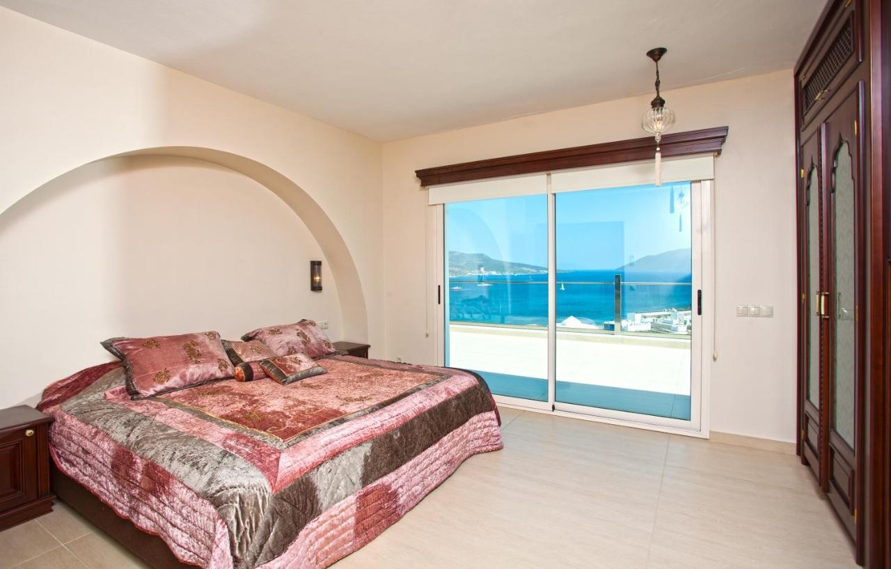 hotel_img