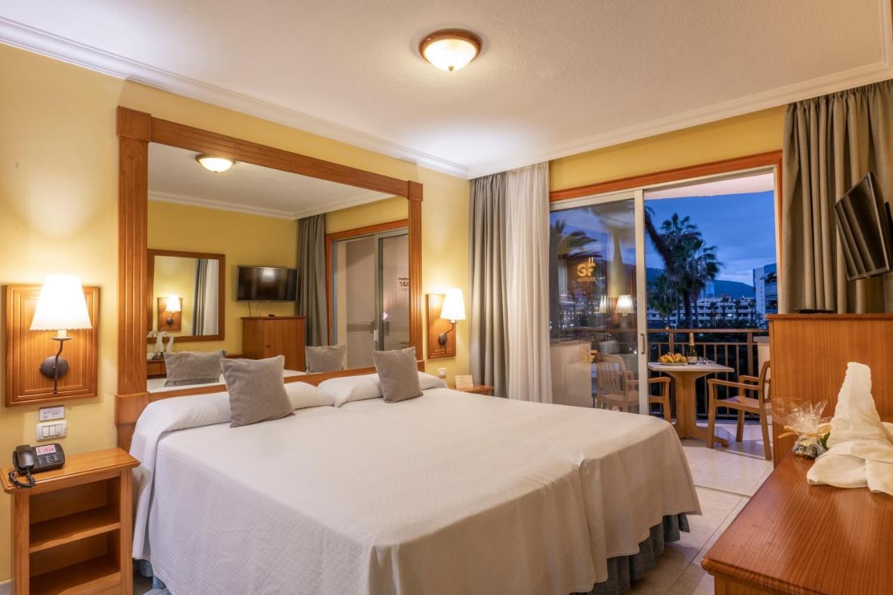 hotel_img