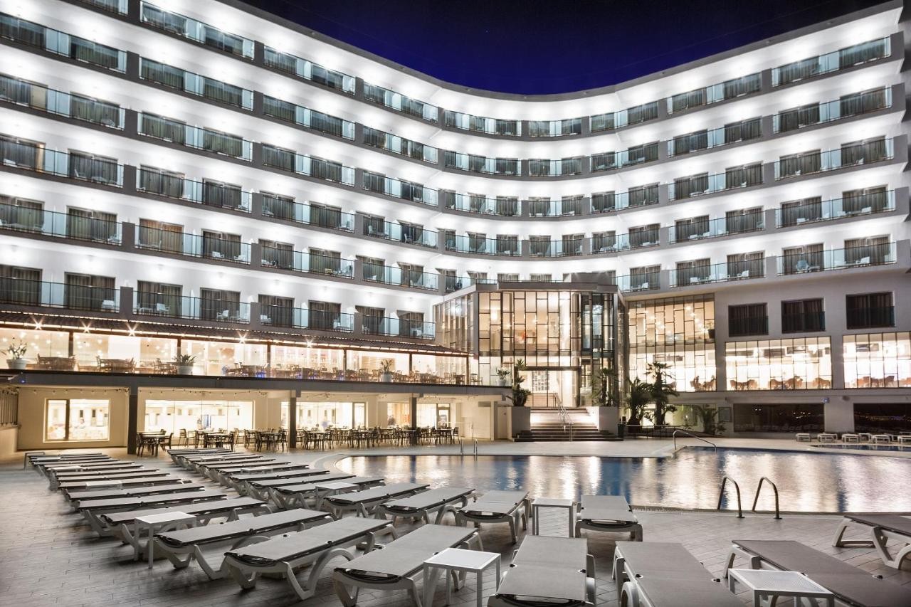 hotel_img