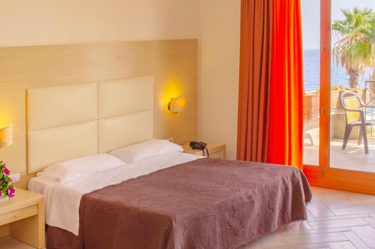hotel_img