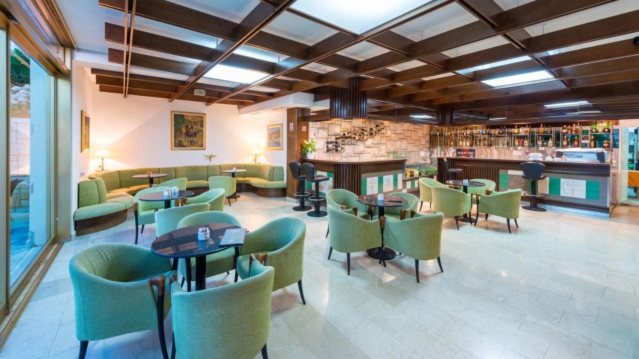 hotel_img