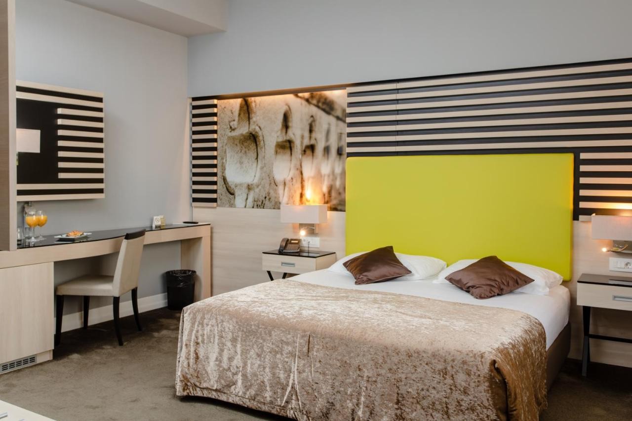 hotel_img