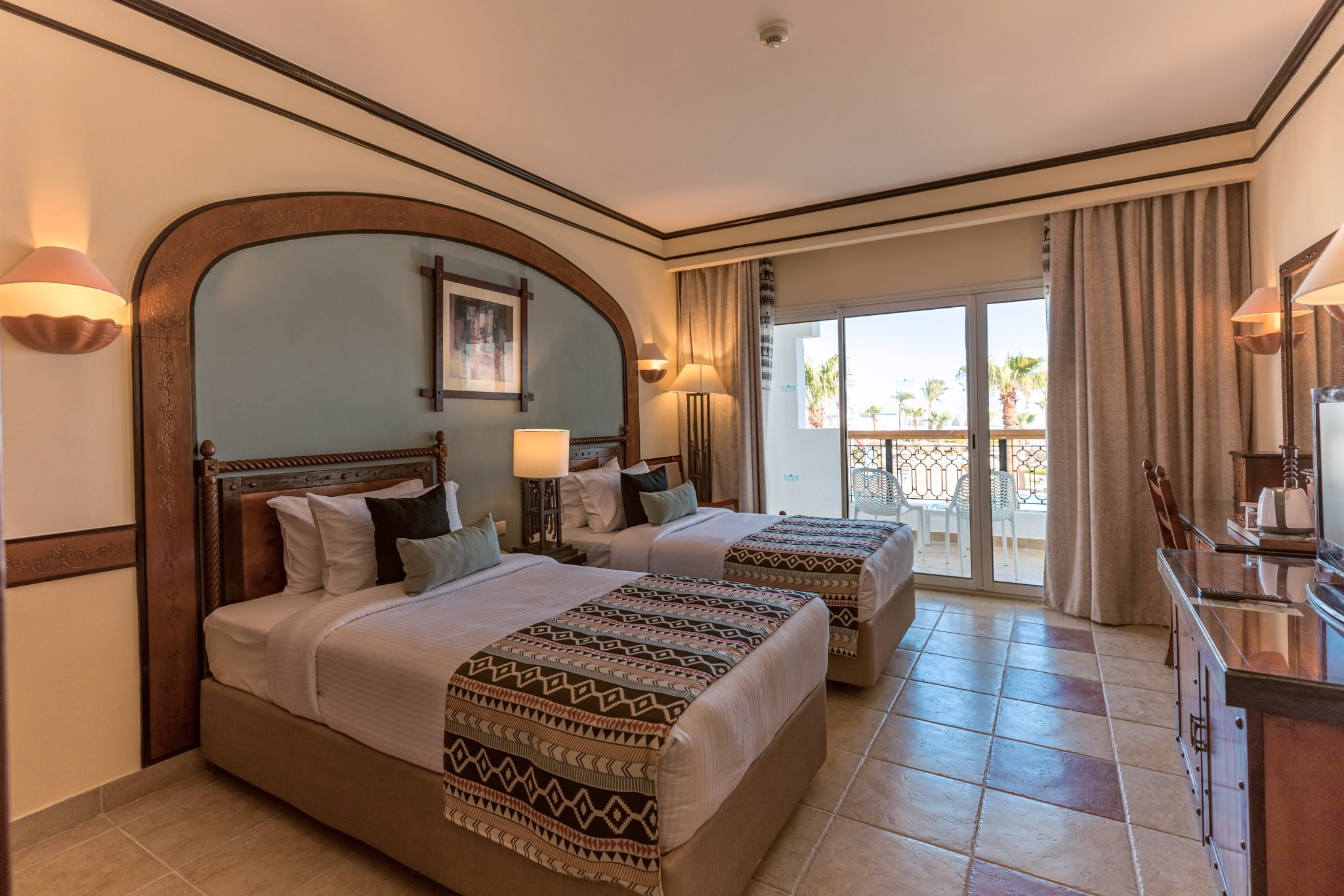 hotel_img