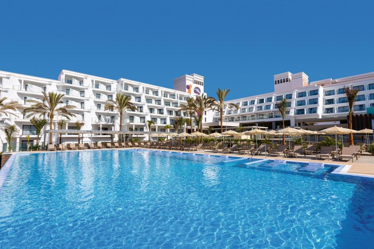 hotel_img