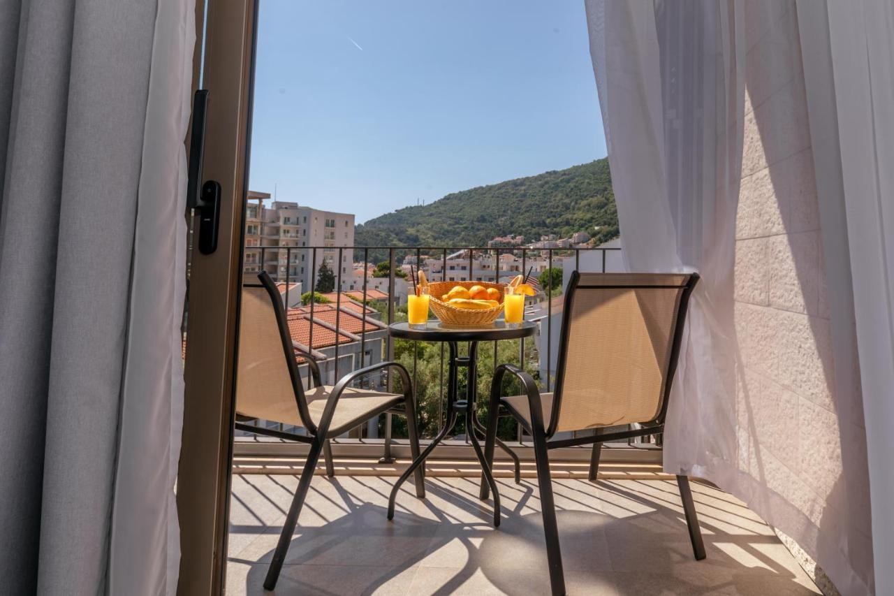 hotel_img