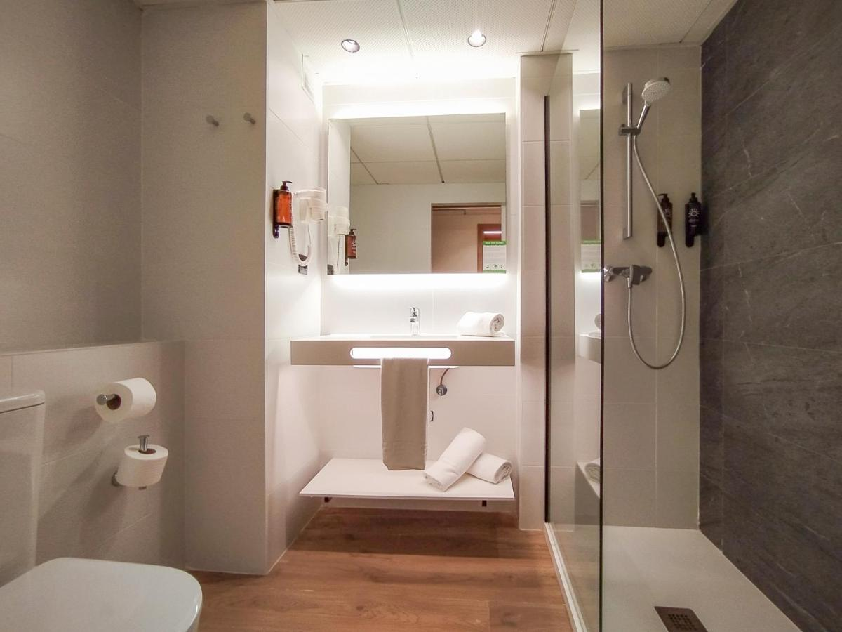 hotel_img