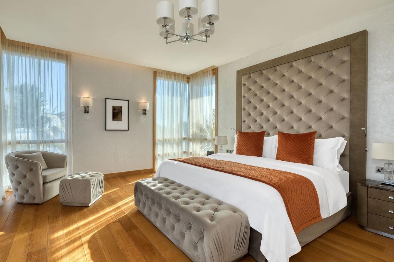 hotel_img