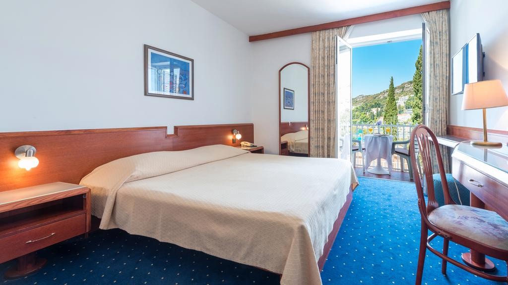 hotel_img
