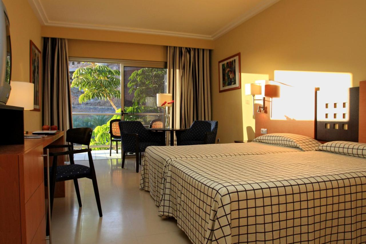 hotel_img
