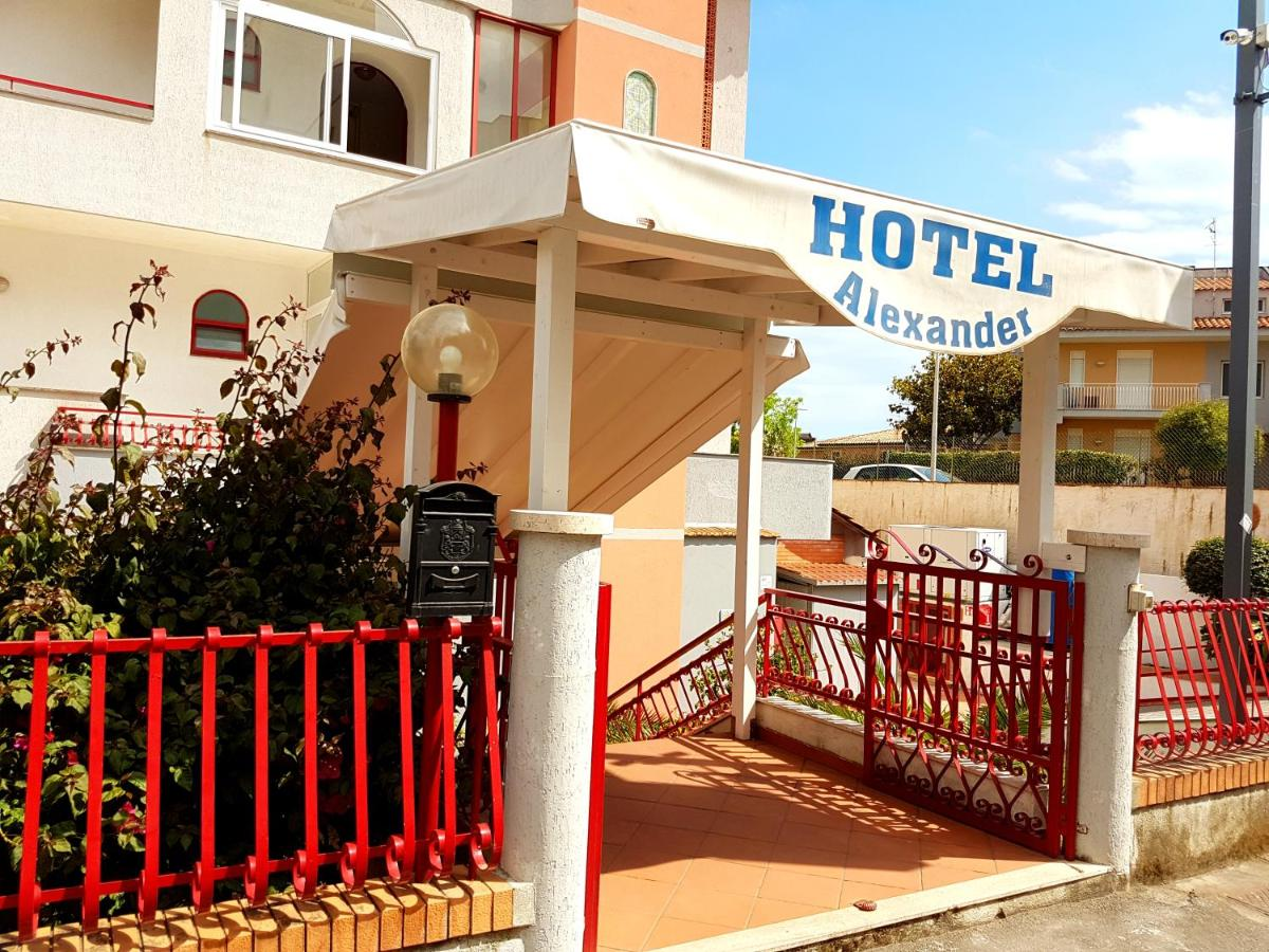 hotel_img