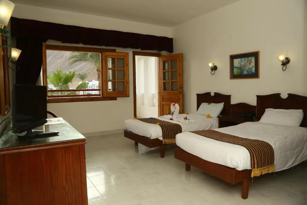 hotel_img