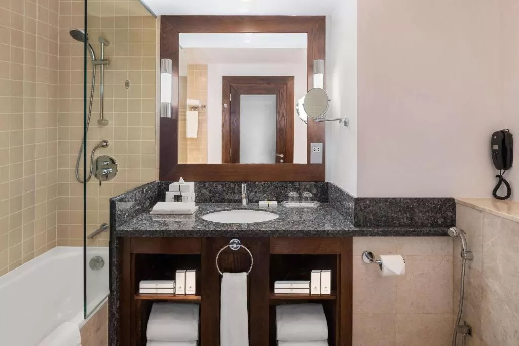 hotel_img