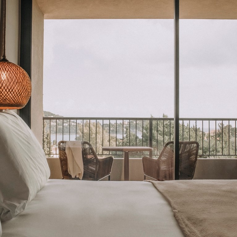 hotel_img