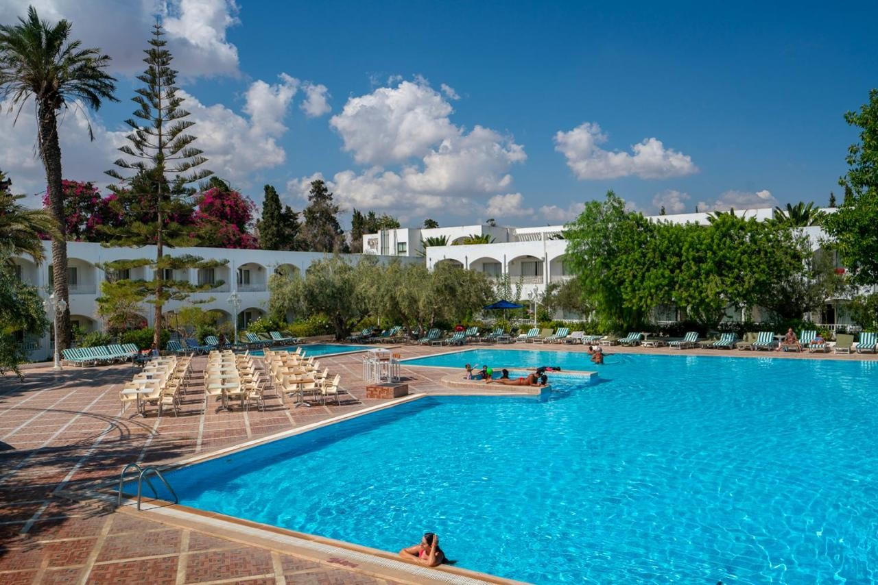 hotel_img