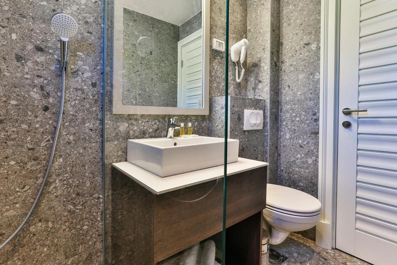 hotel_img