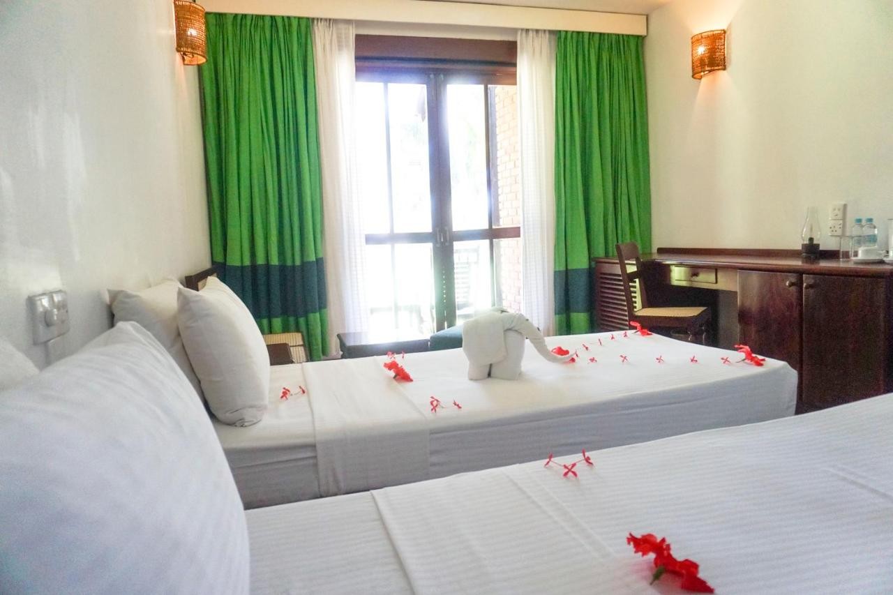 hotel_img