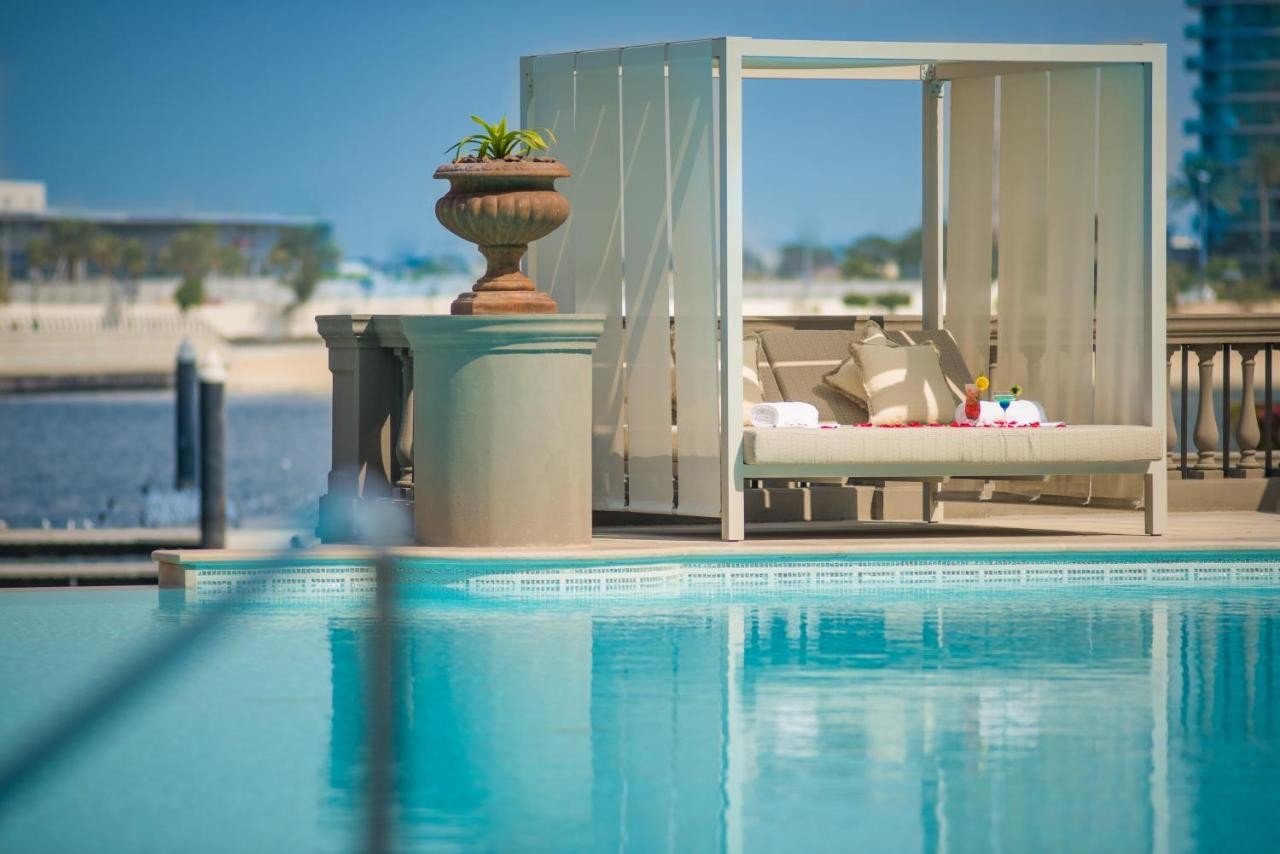 hotel_img
