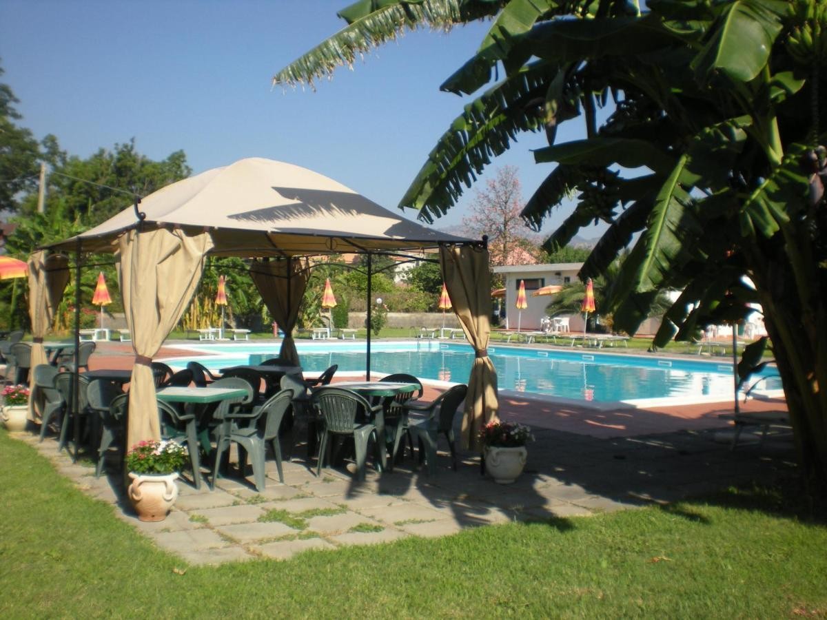 hotel_img