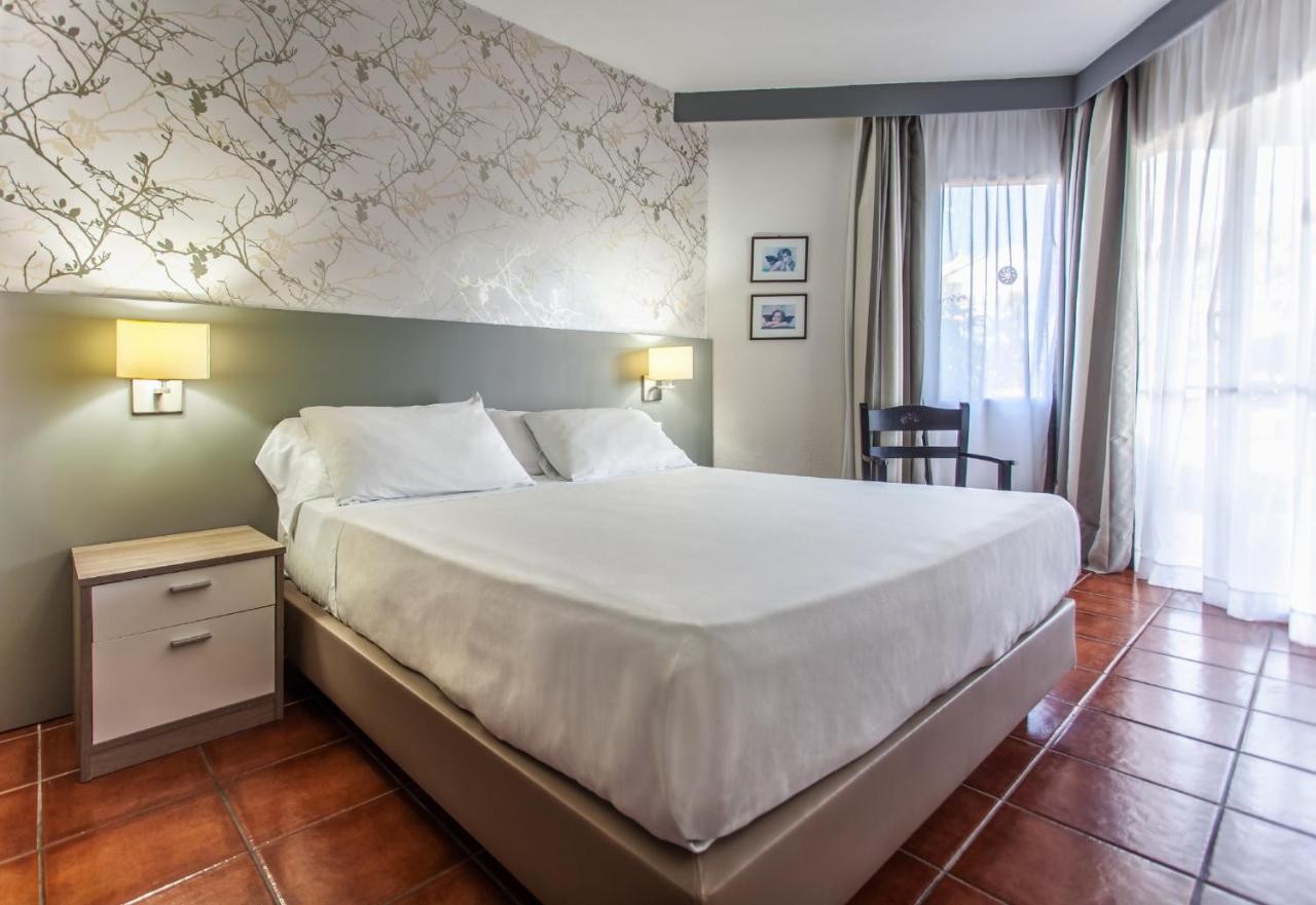 hotel_img