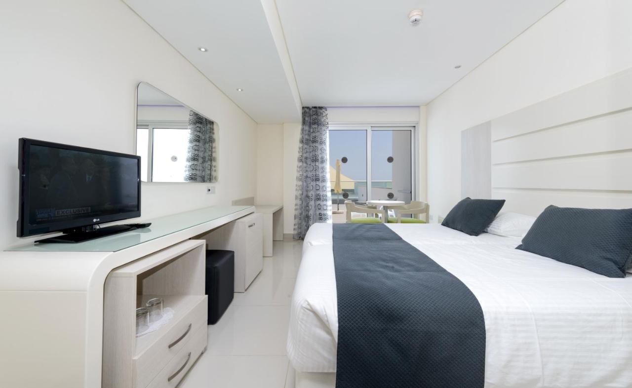 hotel_img