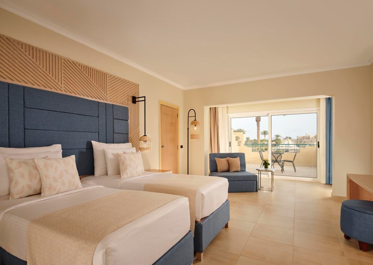 hotel_img