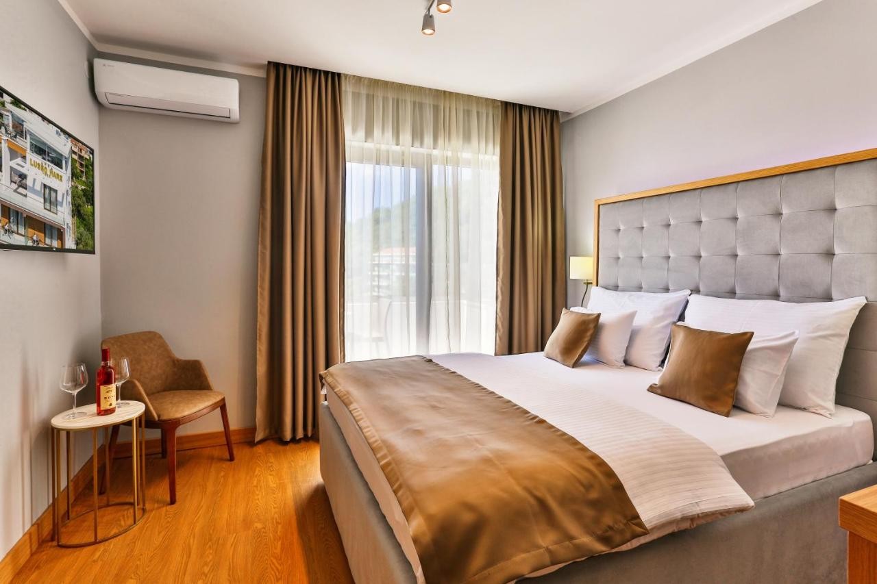 hotel_img