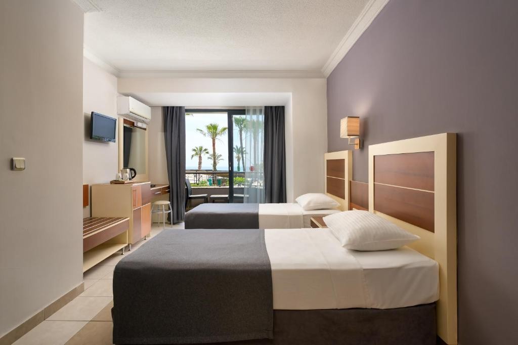 hotel_img