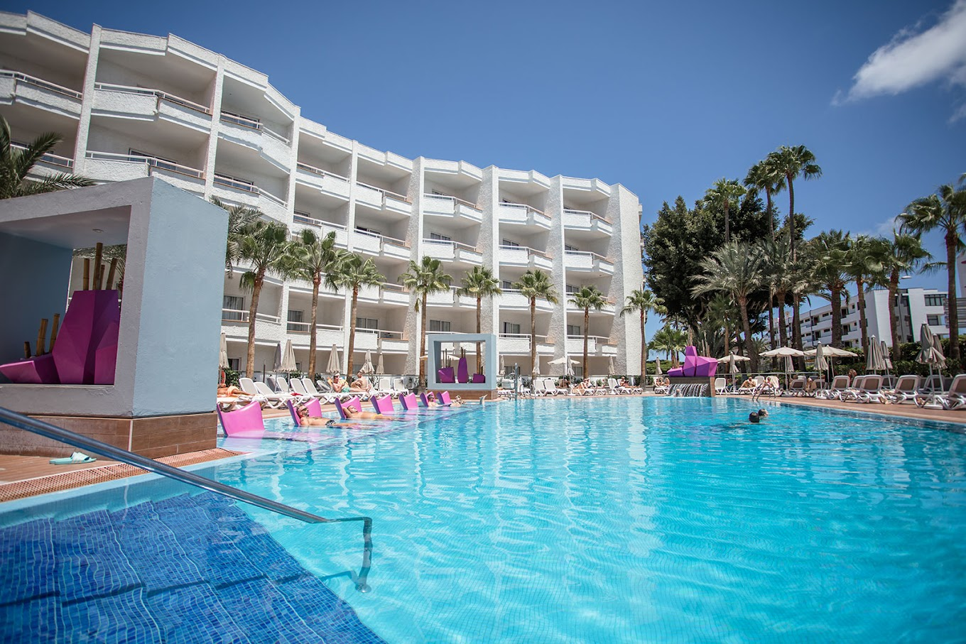 hotel_img