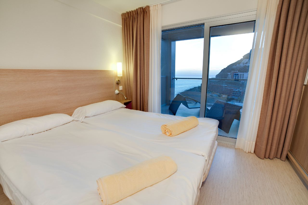 hotel_img