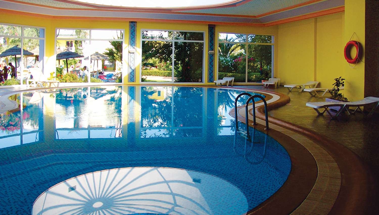 hotel_img