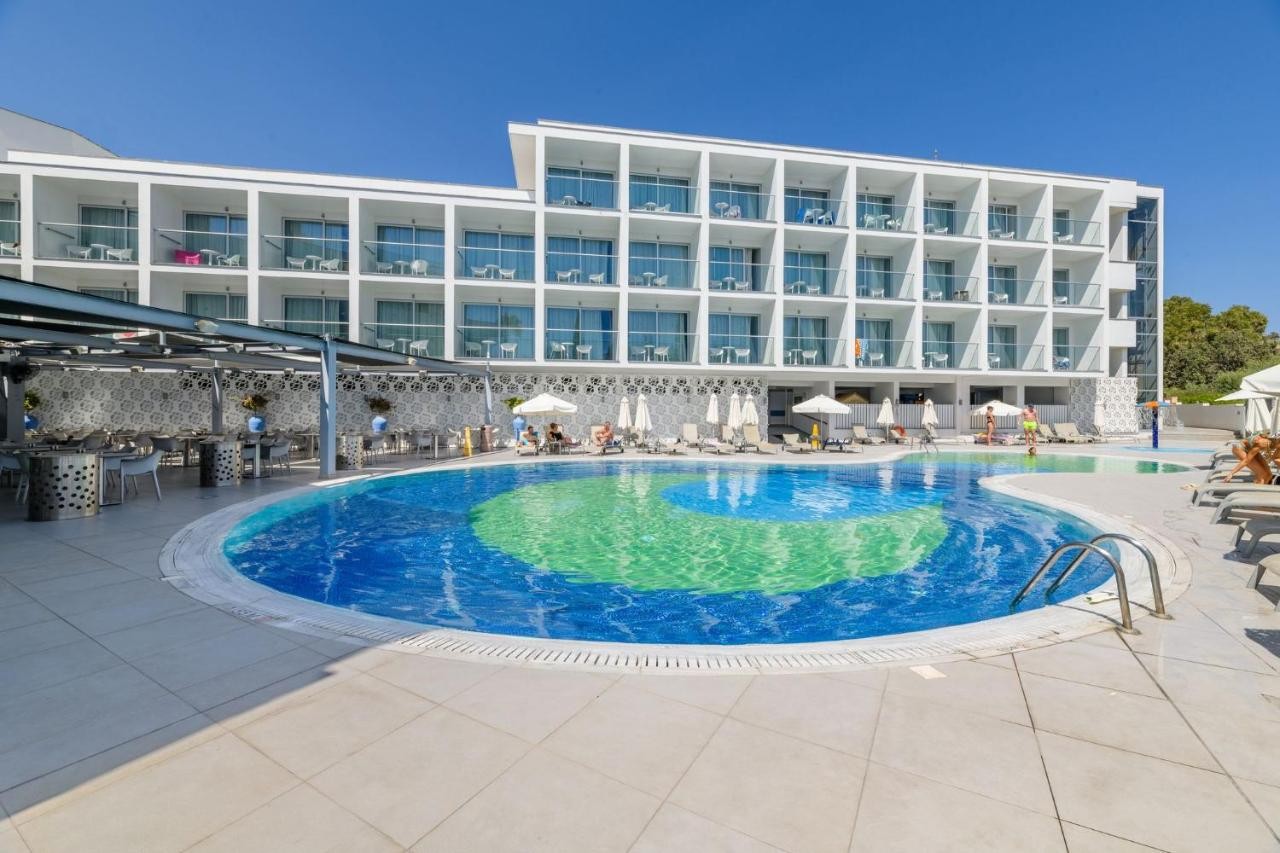 hotel_img