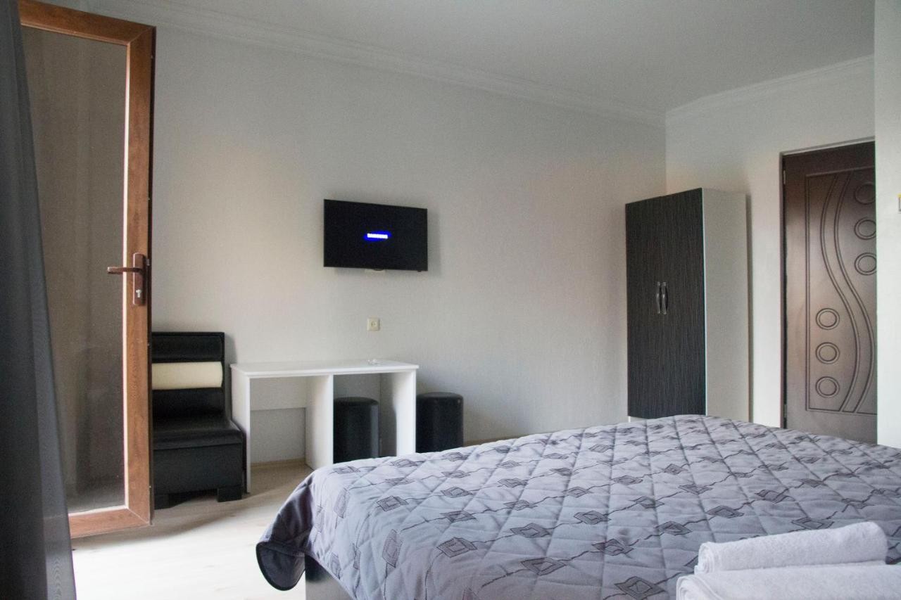 hotel_img
