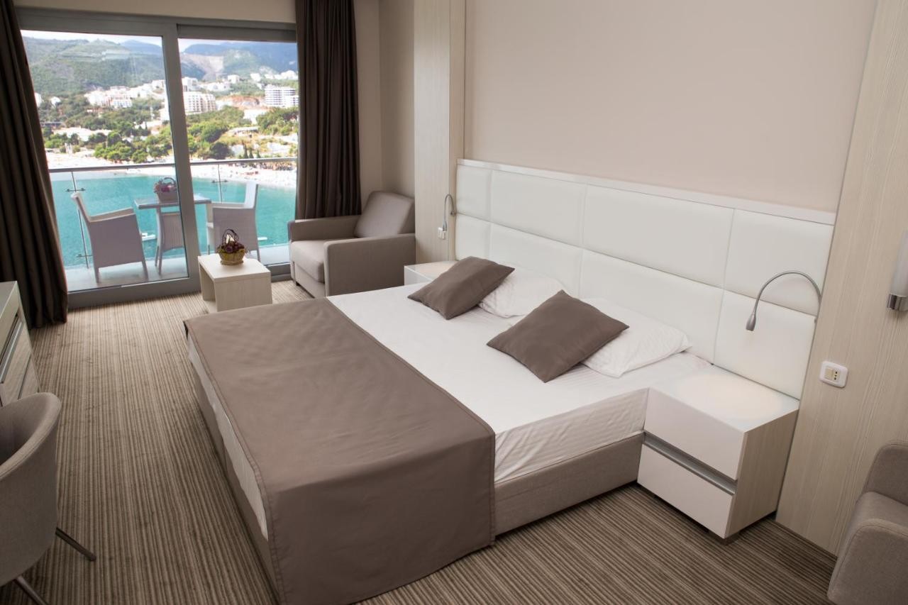 hotel_img