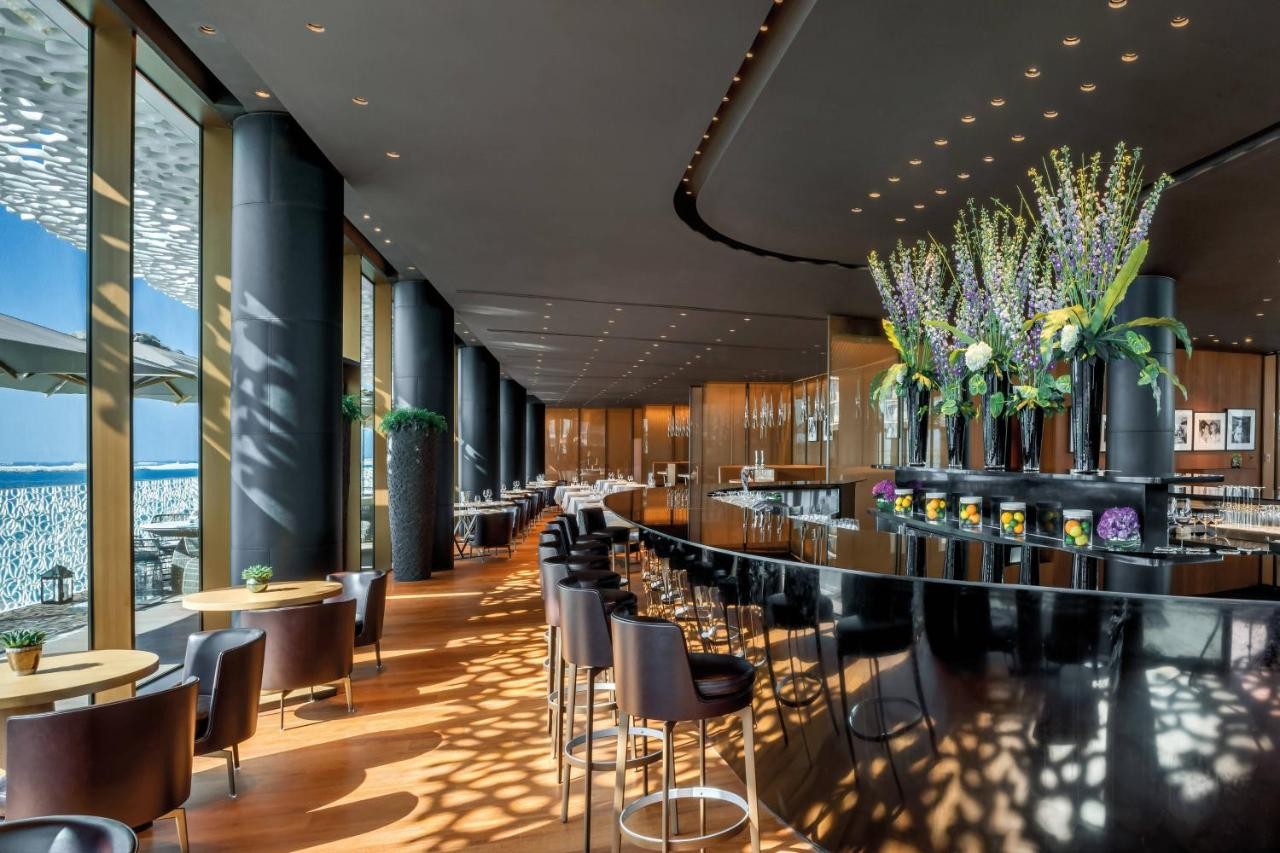 hotel_img
