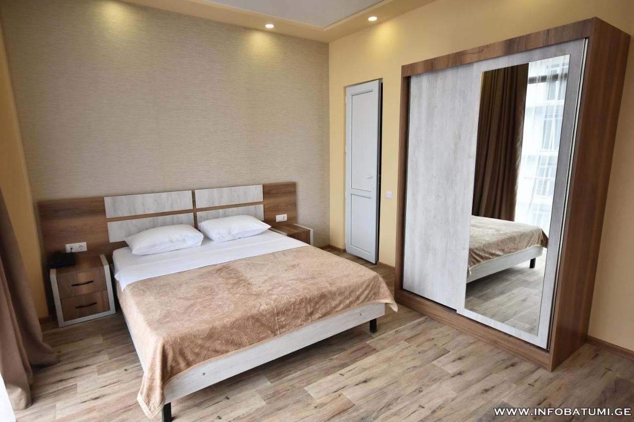 hotel_img